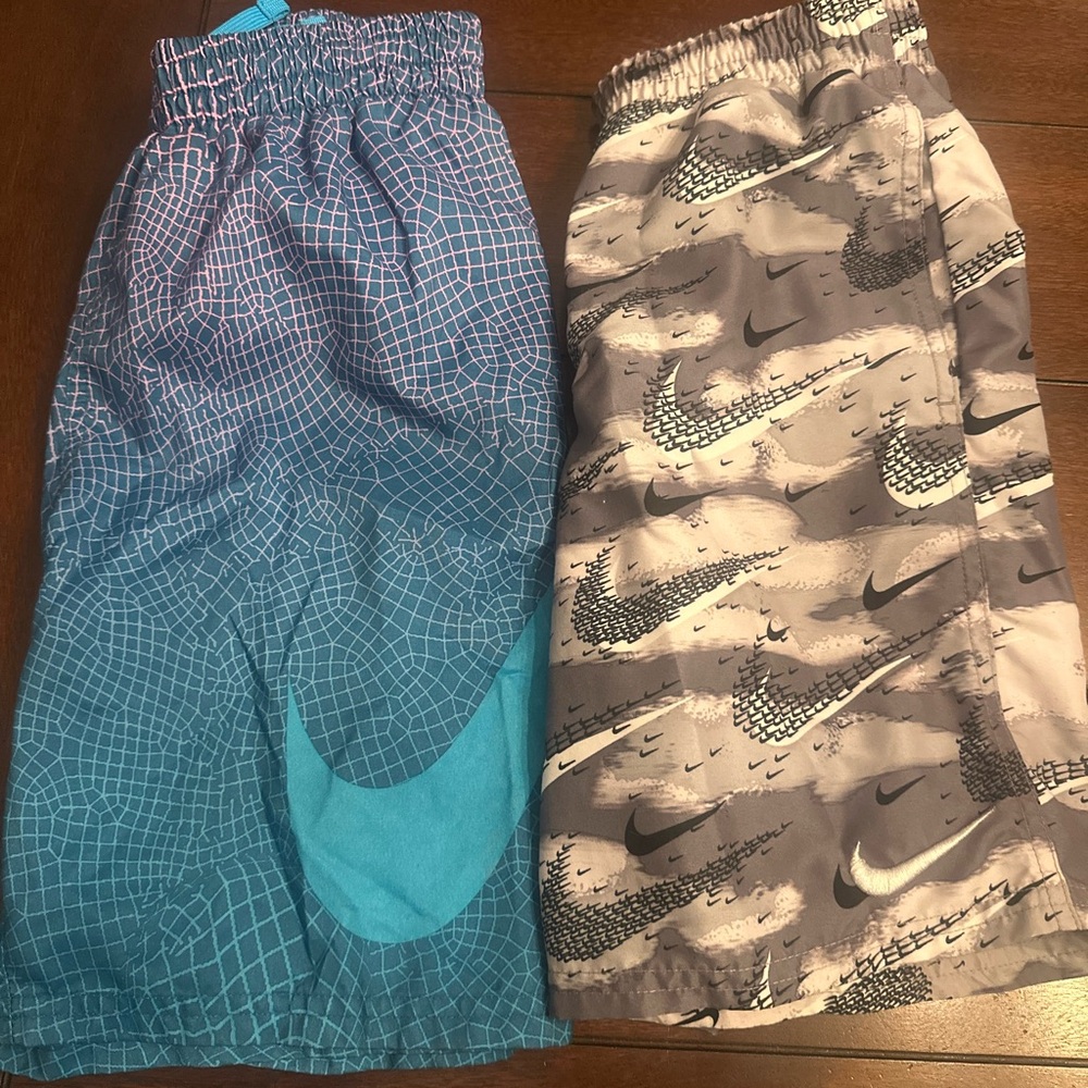 Nike boys bathing suits size medium